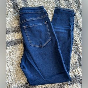 Old Navy Size 8 skinny Jeans